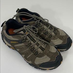 MERRELL  HIKING SHOES SZ 8